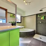 Miya Del Sol Heated Saltwater Pool Vila
