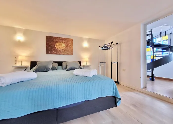 Вилла Miya Del Sol Heated Saltwater Pool