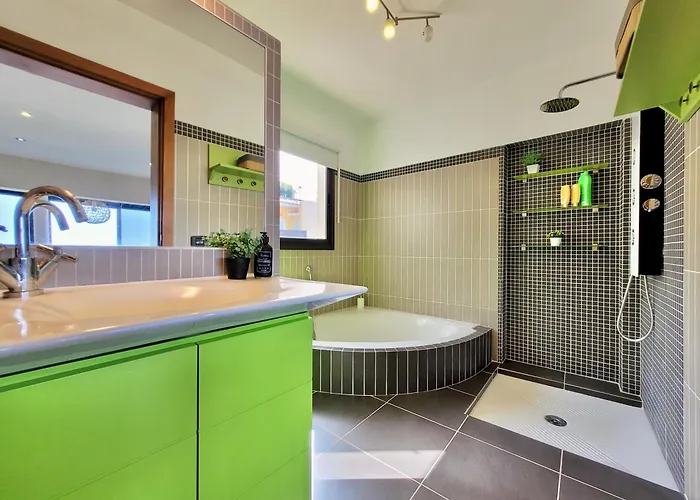 Miya Del Sol Heated Saltwater Pool Вилла