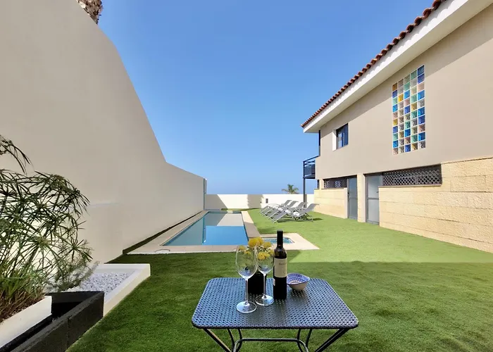 Вилла Miya Del Sol Heated Saltwater Pool *